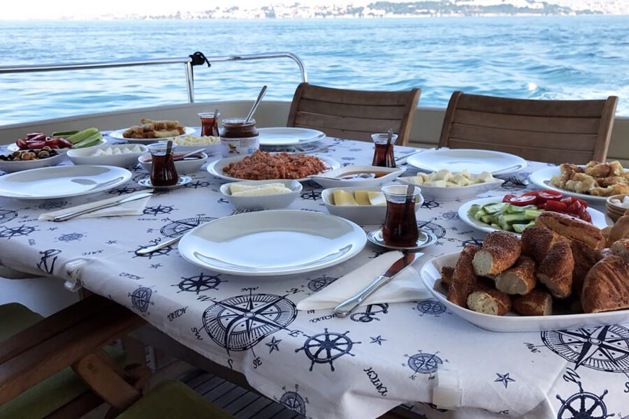 Teknede gruplara özel kahvaltı